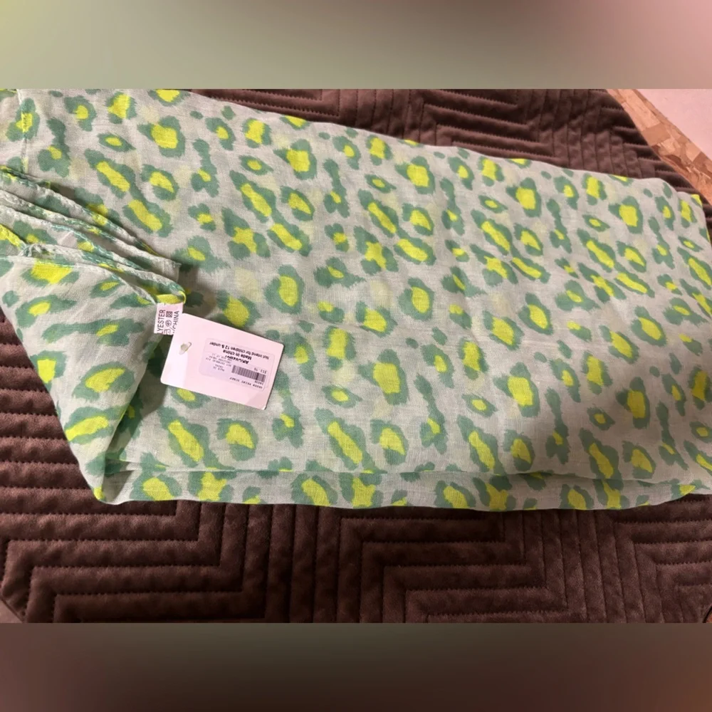 NWT neon green long beautiful scarve
